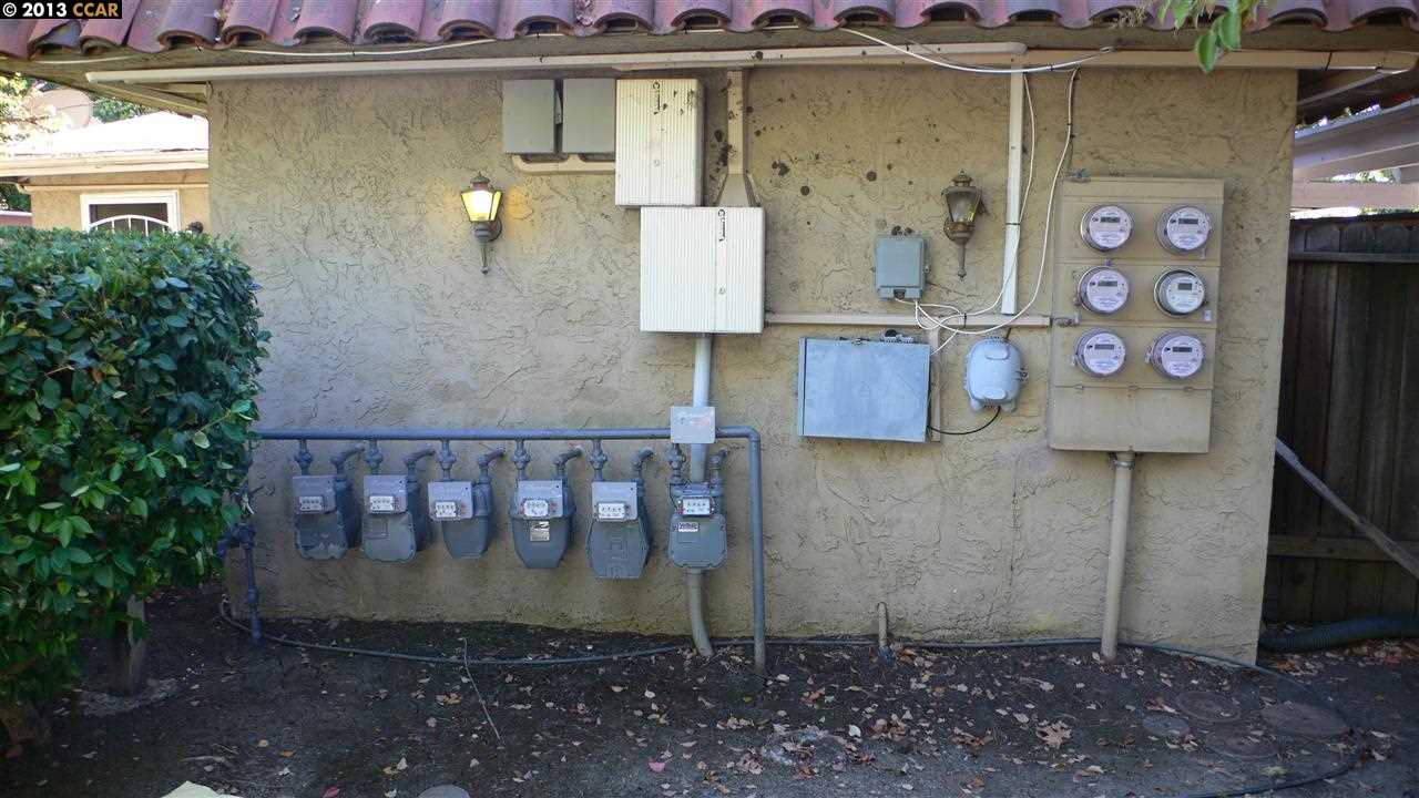 1973 JACQUELINE WAY, CONCORD, California 94519-1717, ,Comm Ri Multi-units 5+,For Sale,JACQUELINE WAY,40633608