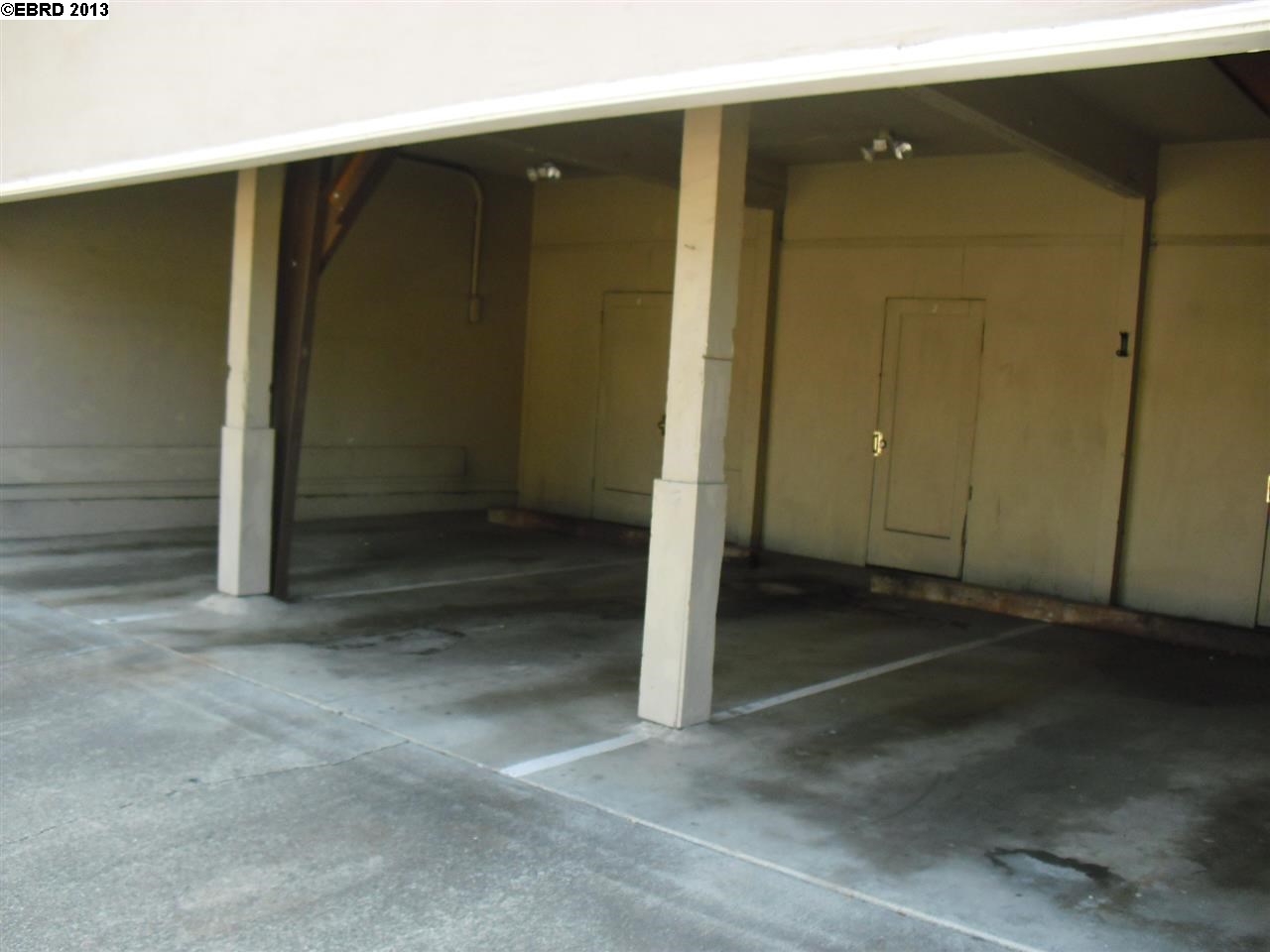 3048 CHAMPION ST, OAKLAND, California 94602-2706, ,Comm Ri Multi-units 5+,For Sale,CHAMPION ST,40635163
