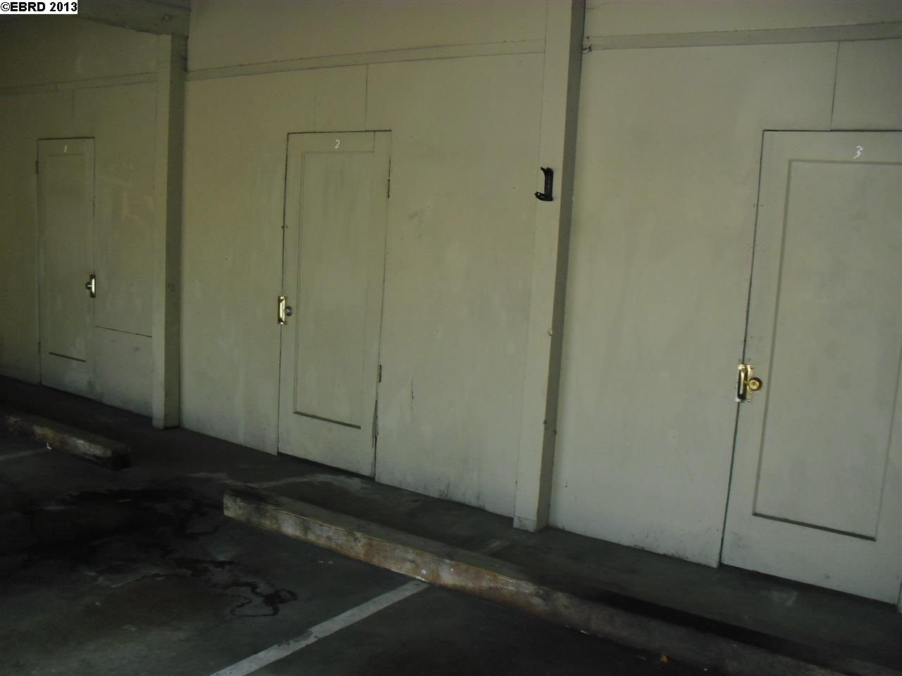 3048 CHAMPION ST, OAKLAND, California 94602-2706, ,Comm Ri Multi-units 5+,For Sale,CHAMPION ST,40635163