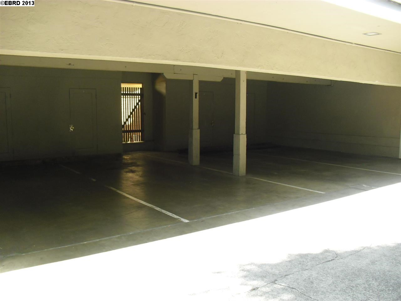 3048 CHAMPION ST, OAKLAND, California 94602-2706, ,Comm Ri Multi-units 5+,For Sale,CHAMPION ST,40635163