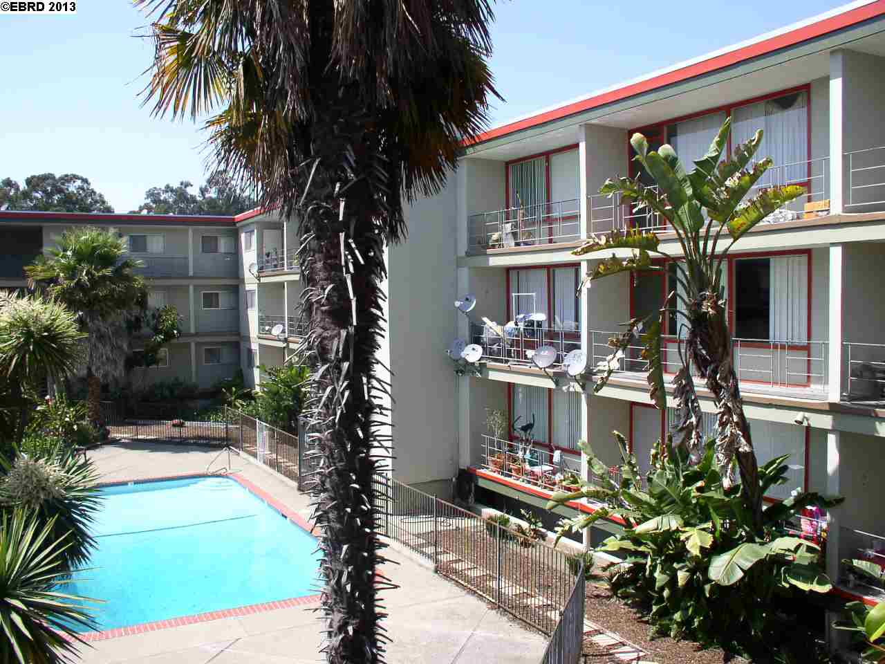 2856 FRUITVALE AVE, OAKLAND, California 94601-2002, ,Comm Ri Multi-units 5+,For Sale,FRUITVALE AVE,40636929