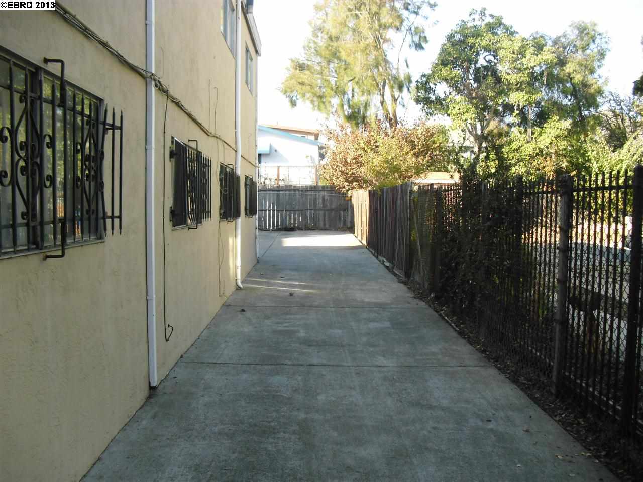1607 PRINCE ST, BERKELEY, California 94703-2311, ,Comm Ri Multi-units 5+,For Sale,PRINCE ST,40637602