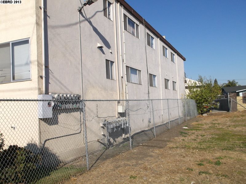 1263 82ND AVE, OAKLAND, California 94621-2431, ,Comm Ri Multi-units 5+,For Sale,82ND AVE,40637941