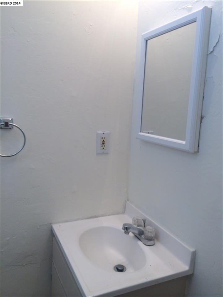 122 RAILROAD AVE, RODEO, California 94572-1237, ,Comm Ri Multi-units 5+,For Sale,RAILROAD AVE,40642861