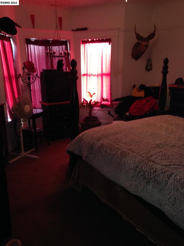 4409 PIEDMONT AVE, OAKLAND, California 94611-4218, ,Comm Ri Multi-units 5+,For Sale,PIEDMONT AVE,40643731