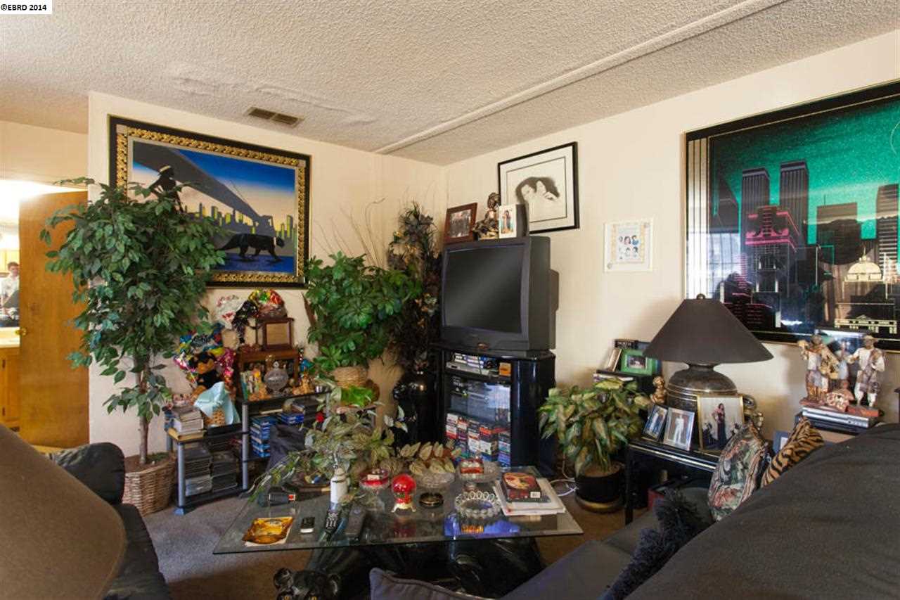 2225 23RD AVE, OAKLAND, California 94606-4241, ,Comm Ri Multi-units 5+,For Sale,23RD AVE,40645286