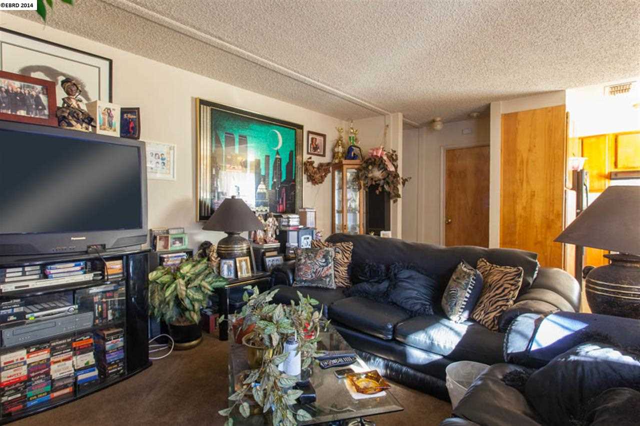 2225 23RD AVE, OAKLAND, California 94606-4241, ,Comm Ri Multi-units 5+,For Sale,23RD AVE,40645286