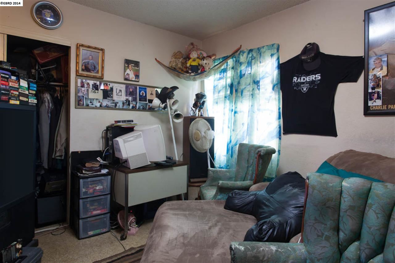2225 23RD AVE, OAKLAND, California 94606-4241, ,Comm Ri Multi-units 5+,For Sale,23RD AVE,40645286