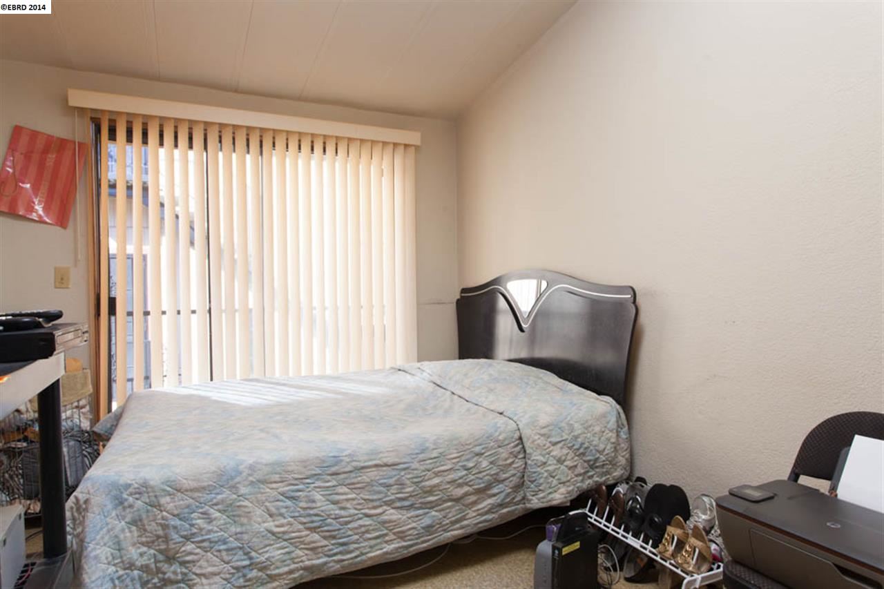 2225 23RD AVE, OAKLAND, California 94606-4241, ,Comm Ri Multi-units 5+,For Sale,23RD AVE,40645286