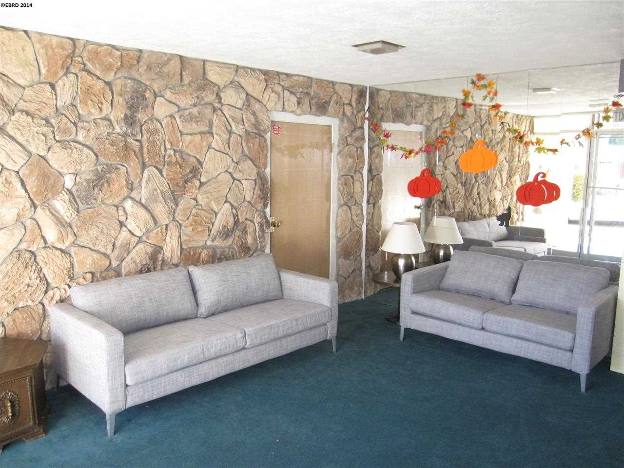 451 LEE ST, OAKLAND, California 94610-4720, ,Comm Ri Multi-units 5+,For Sale,LEE ST,40645431