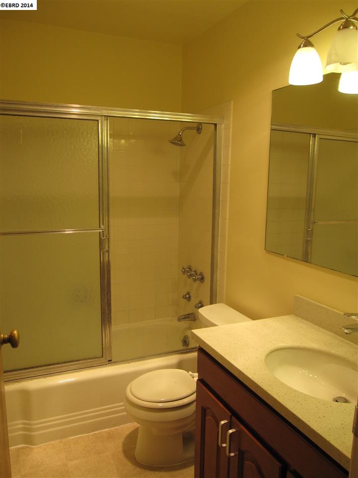 451 LEE ST, OAKLAND, California 94610-4720, ,Comm Ri Multi-units 5+,For Sale,LEE ST,40645431