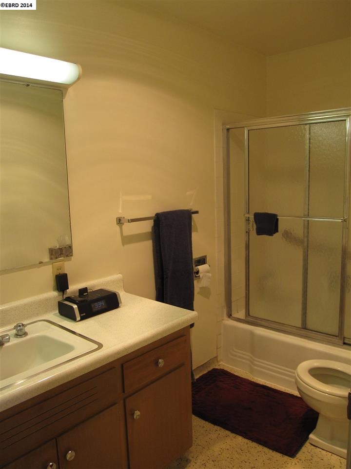 451 LEE ST, OAKLAND, California 94610-4720, ,Comm Ri Multi-units 5+,For Sale,LEE ST,40645431