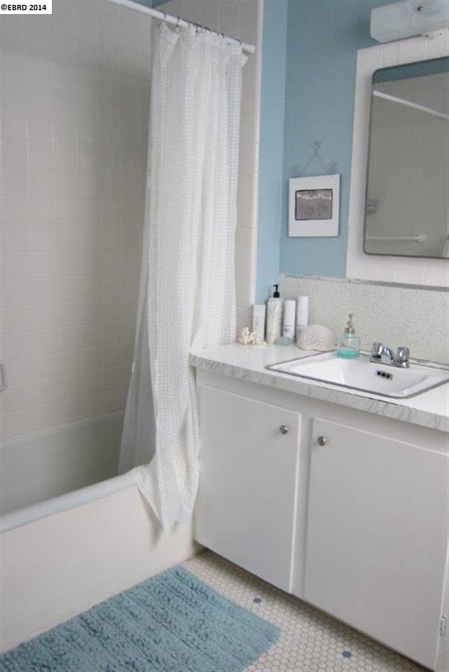 2737 FOREST AVE, BERKELEY, California 94705-1306, ,Comm Ri Multi-units 5+,For Sale,FOREST AVE,40646967