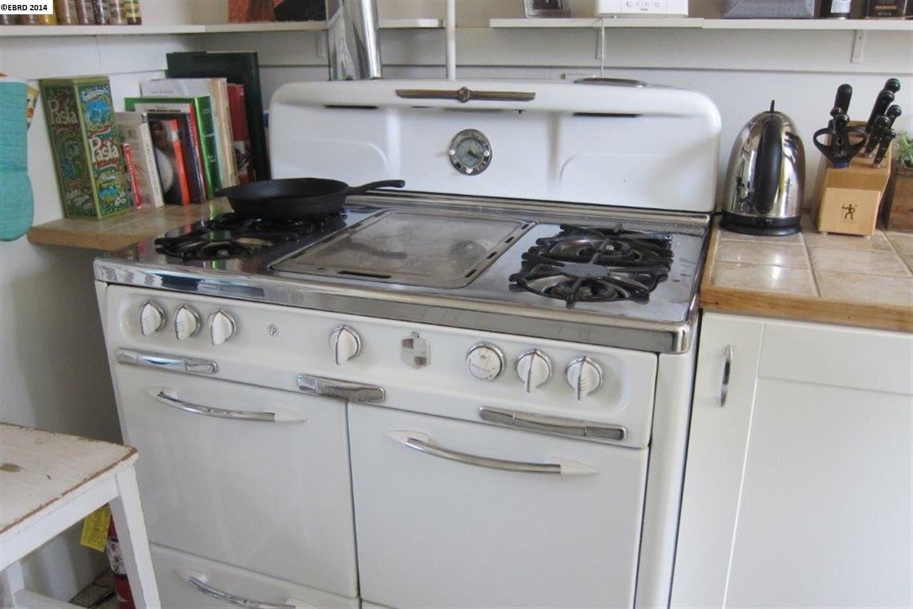 2737 FOREST AVE, BERKELEY, California 94705-1306, ,Comm Ri Multi-units 5+,For Sale,FOREST AVE,40646967