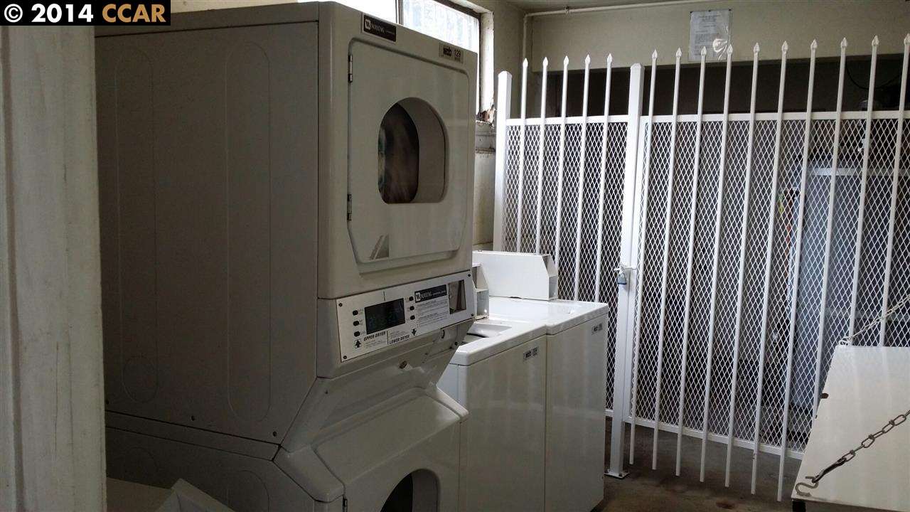 3020 35TH AVE, OAKLAND, California 94619-1124, ,Comm Ri Multi-units 5+,For Sale,35TH AVE,40647496