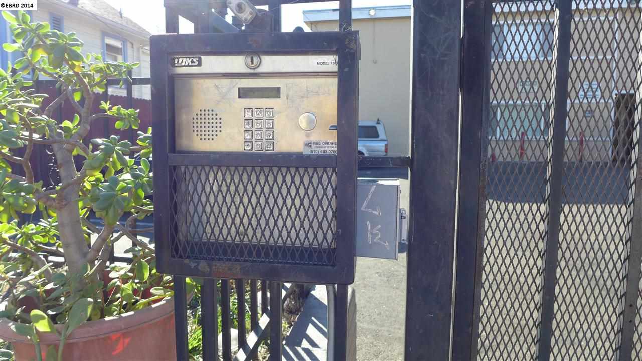 3525 GRAY ST, OAKLAND, California 94601-3723, ,Comm Ri Multi-units 5+,For Sale,GRAY ST,40648769