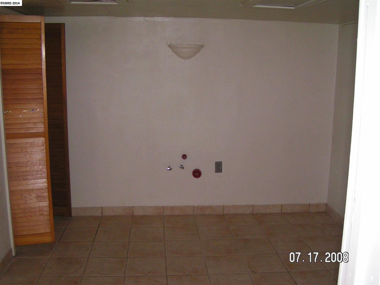 3207 TELEGRAPH, OAKLAND, California 94609, ,Comm Ri Multi-units 5+,For Sale,TELEGRAPH,40651688