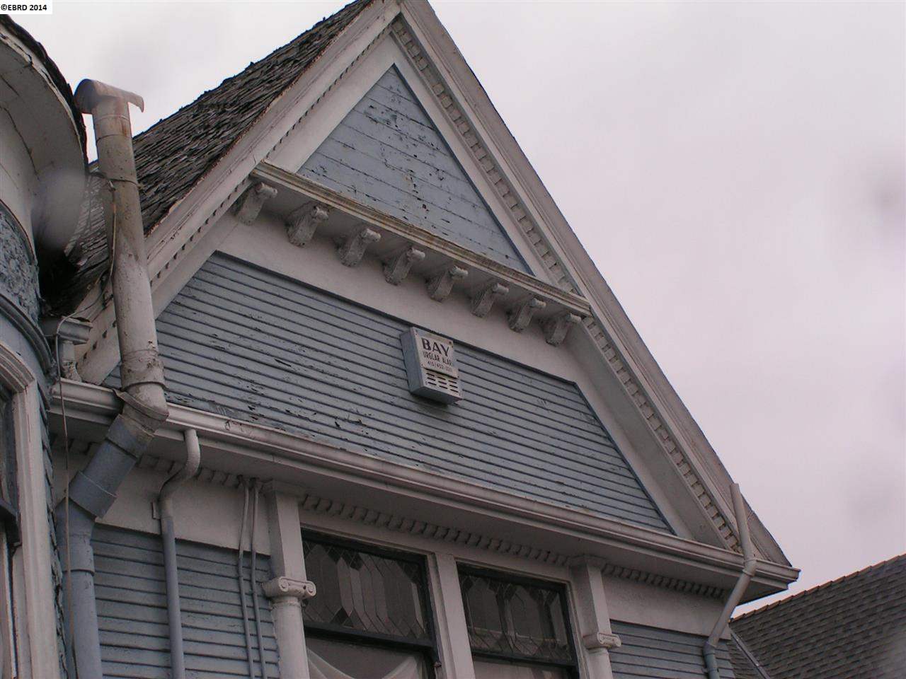 3207 TELEGRAPH, OAKLAND, California 94609, ,Comm Ri Multi-units 5+,For Sale,TELEGRAPH,40651688