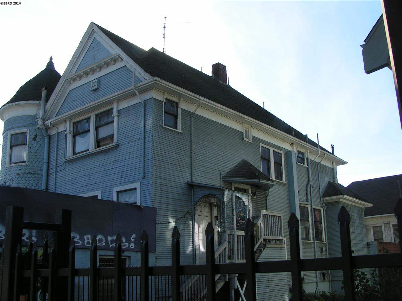 3207 TELEGRAPH, OAKLAND, California 94609, ,Comm Ri Multi-units 5+,For Sale,TELEGRAPH,40651688