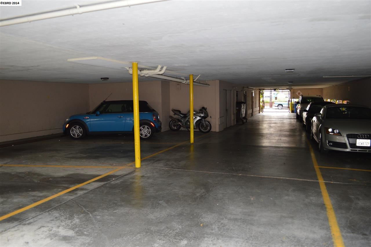 2007 HASTE ST, BERKELEY, California 94704-1917, ,Comm Ri Multi-units 5+,For Sale,HASTE ST,40651766