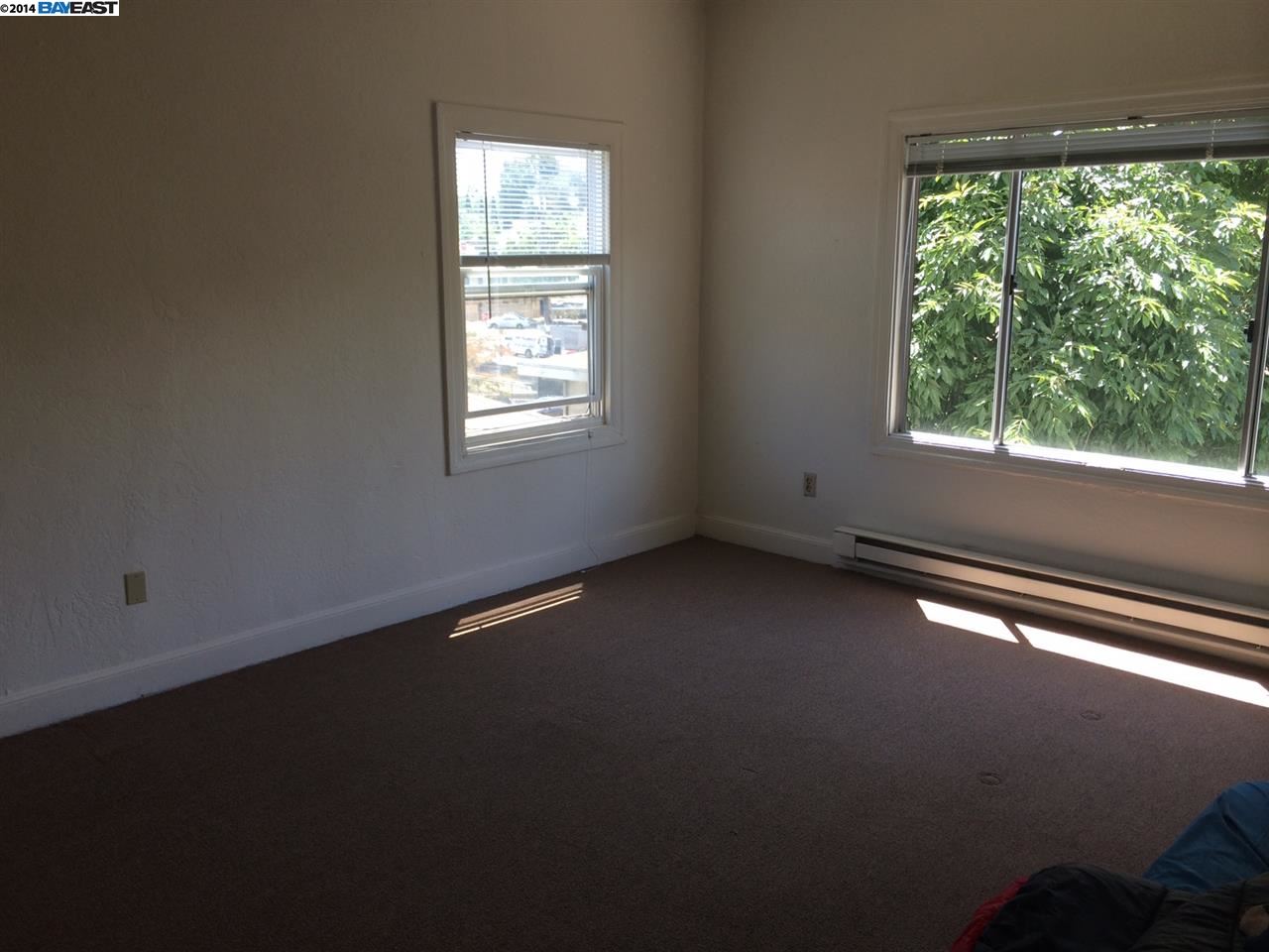 1473 33RD ST, OAKLAND, California 94602-1050, ,Comm Ri Multi-units 5+,For Sale,33RD ST,40652625