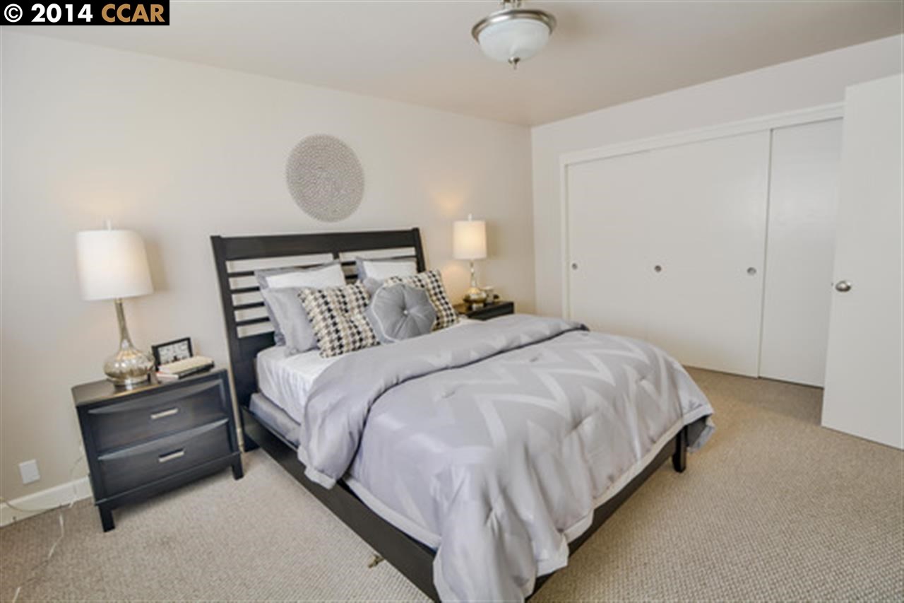 120 Village CT, WALNUT CREEK, California 94596, ,Comm Ri Multi-units 5+,For Sale,Village CT,40653185