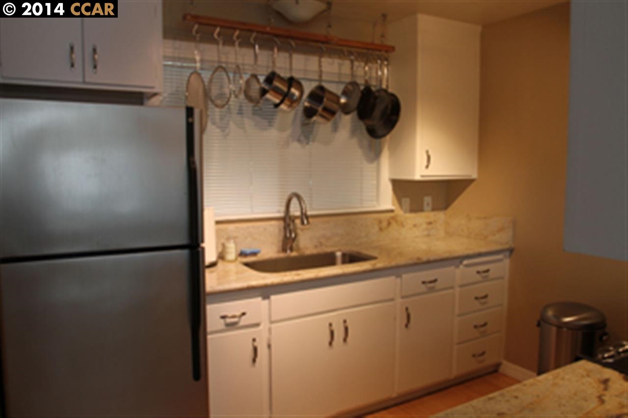 120 Village CT, WALNUT CREEK, California 94596, ,Comm Ri Multi-units 5+,For Sale,Village CT,40653185