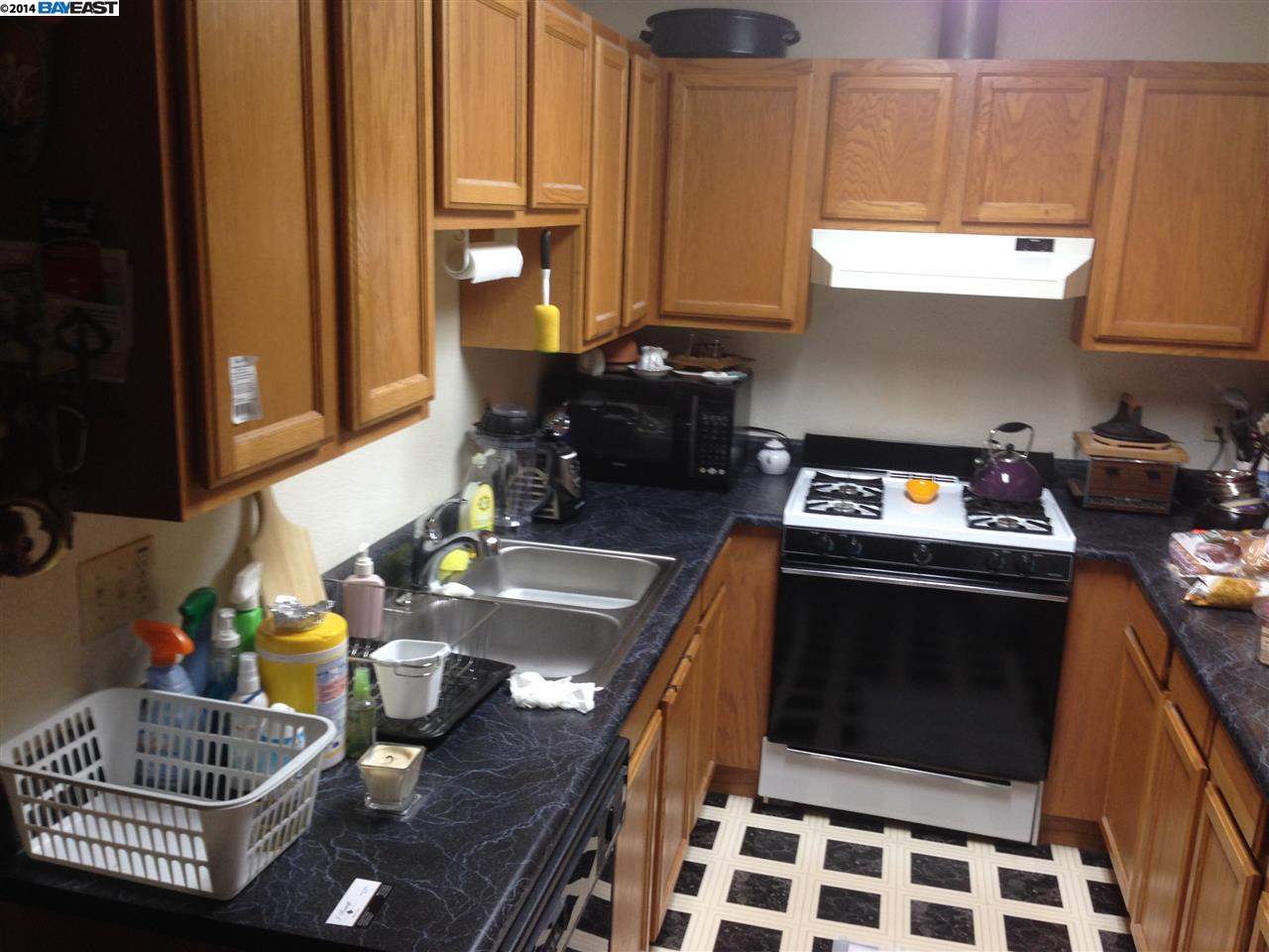 1213 LINCOLN AVE, ALAMEDA, California 94501-2325, ,Comm Ri Multi-units 5+,For Sale,LINCOLN AVE,40653592