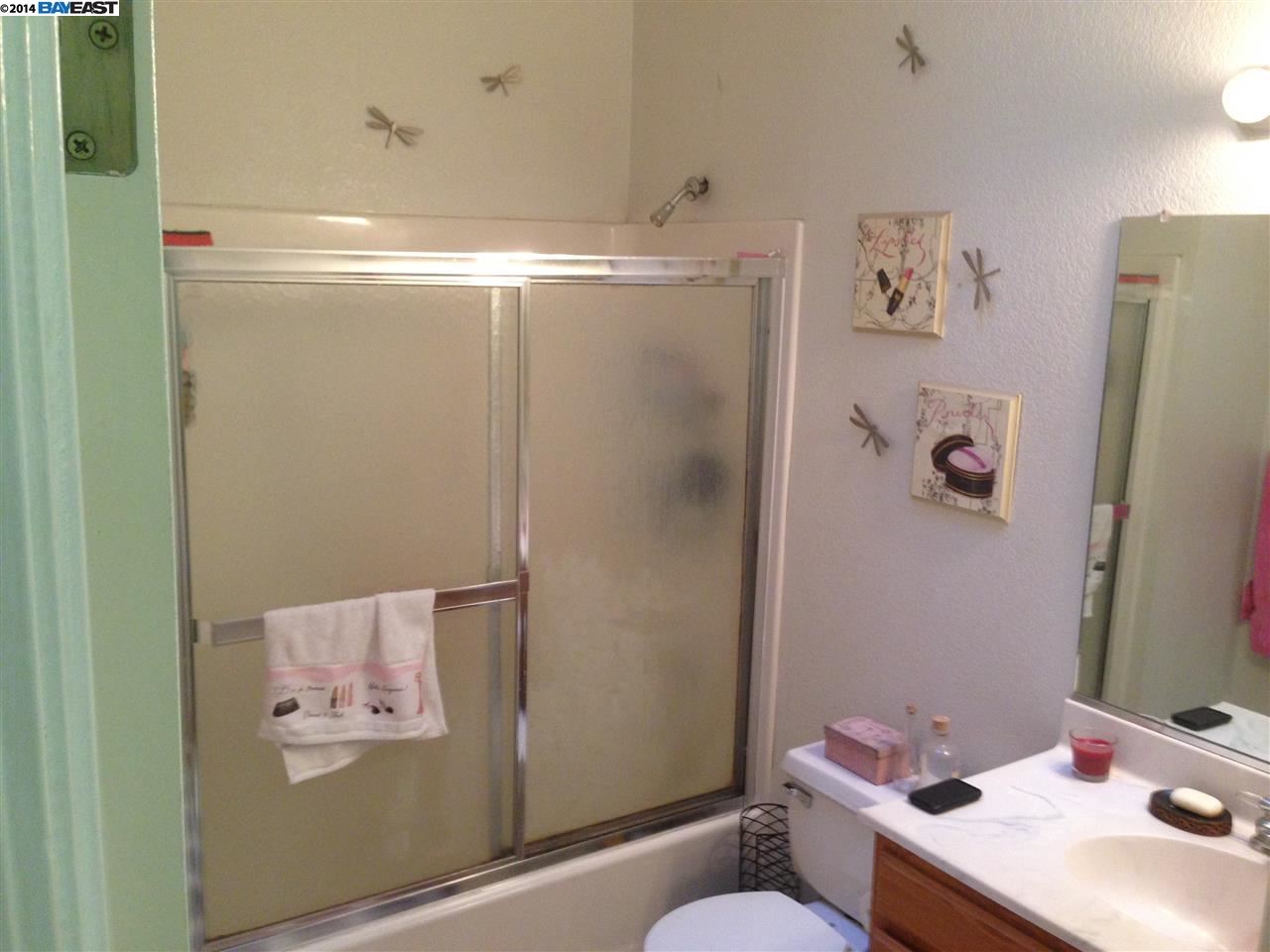 1213 LINCOLN AVE, ALAMEDA, California 94501-2325, ,Comm Ri Multi-units 5+,For Sale,LINCOLN AVE,40653592