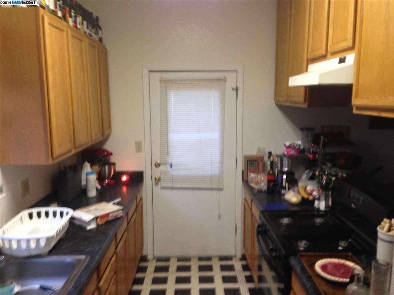 1213 LINCOLN AVE, ALAMEDA, California 94501-2325, ,Comm Ri Multi-units 5+,For Sale,LINCOLN AVE,40653592