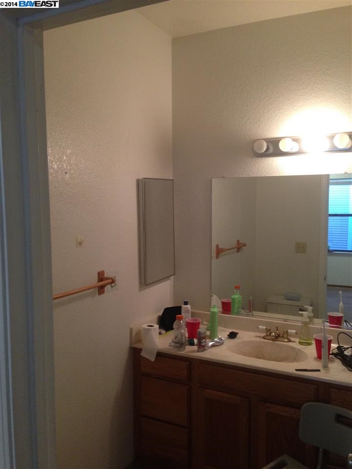1213 LINCOLN AVE, ALAMEDA, California 94501-2325, ,Comm Ri Multi-units 5+,For Sale,LINCOLN AVE,40653592