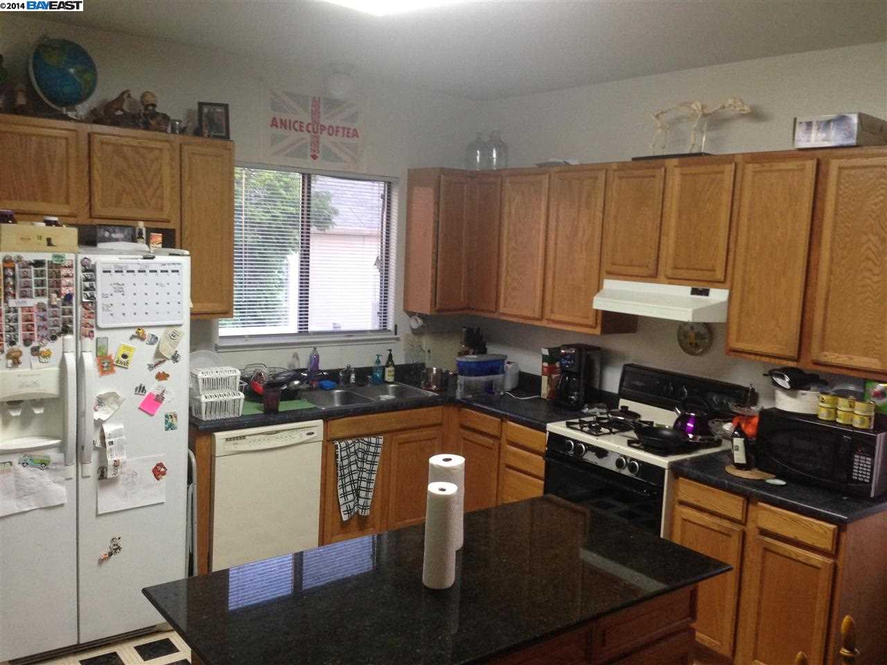 1213 LINCOLN AVE, ALAMEDA, California 94501-2325, ,Comm Ri Multi-units 5+,For Sale,LINCOLN AVE,40653592