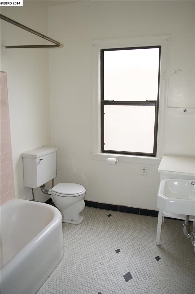 2030 Dwight Way, BERKELEY, California 94704, ,Comm Ri Multi-units 5+,For Sale,Dwight Way,40654320