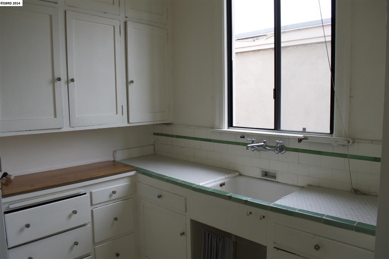 2030 Dwight Way, BERKELEY, California 94704, ,Comm Ri Multi-units 5+,For Sale,Dwight Way,40654320