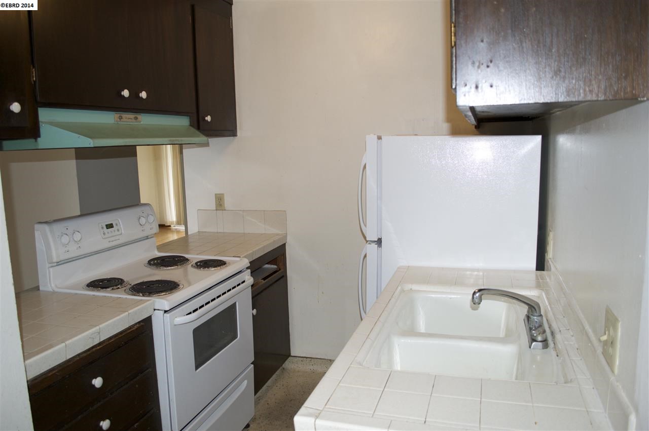 2450 Milvia, BERKELEY, California 94704, ,Comm Ri Multi-units 5+,For Sale,Milvia,40657043