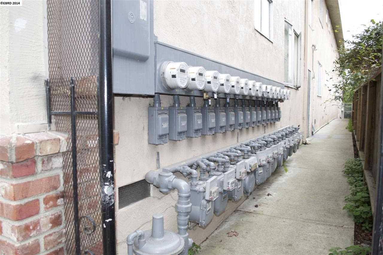 2450 Milvia, BERKELEY, California 94704, ,Comm Ri Multi-units 5+,For Sale,Milvia,40657043