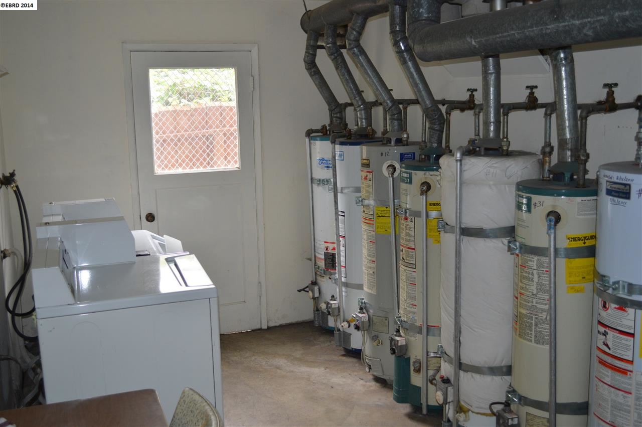 2450 Milvia, BERKELEY, California 94704, ,Comm Ri Multi-units 5+,For Sale,Milvia,40657043