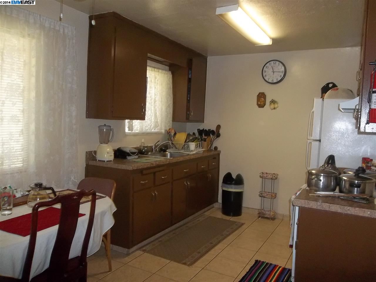 2050 Harrington Avenue, OAKLAND, California 94601-3704, ,Comm Ri Multi-units 5+,For Sale,Harrington Avenue,40658605