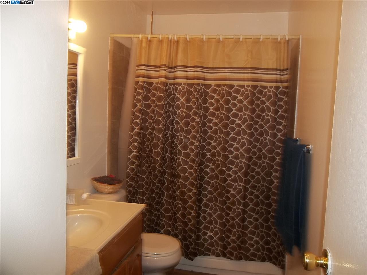 2050 Harrington Avenue, OAKLAND, California 94601-3704, ,Comm Ri Multi-units 5+,For Sale,Harrington Avenue,40658605