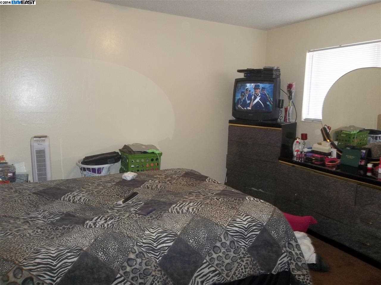 2050 Harrington Avenue, OAKLAND, California 94601-3704, ,Comm Ri Multi-units 5+,For Sale,Harrington Avenue,40658605