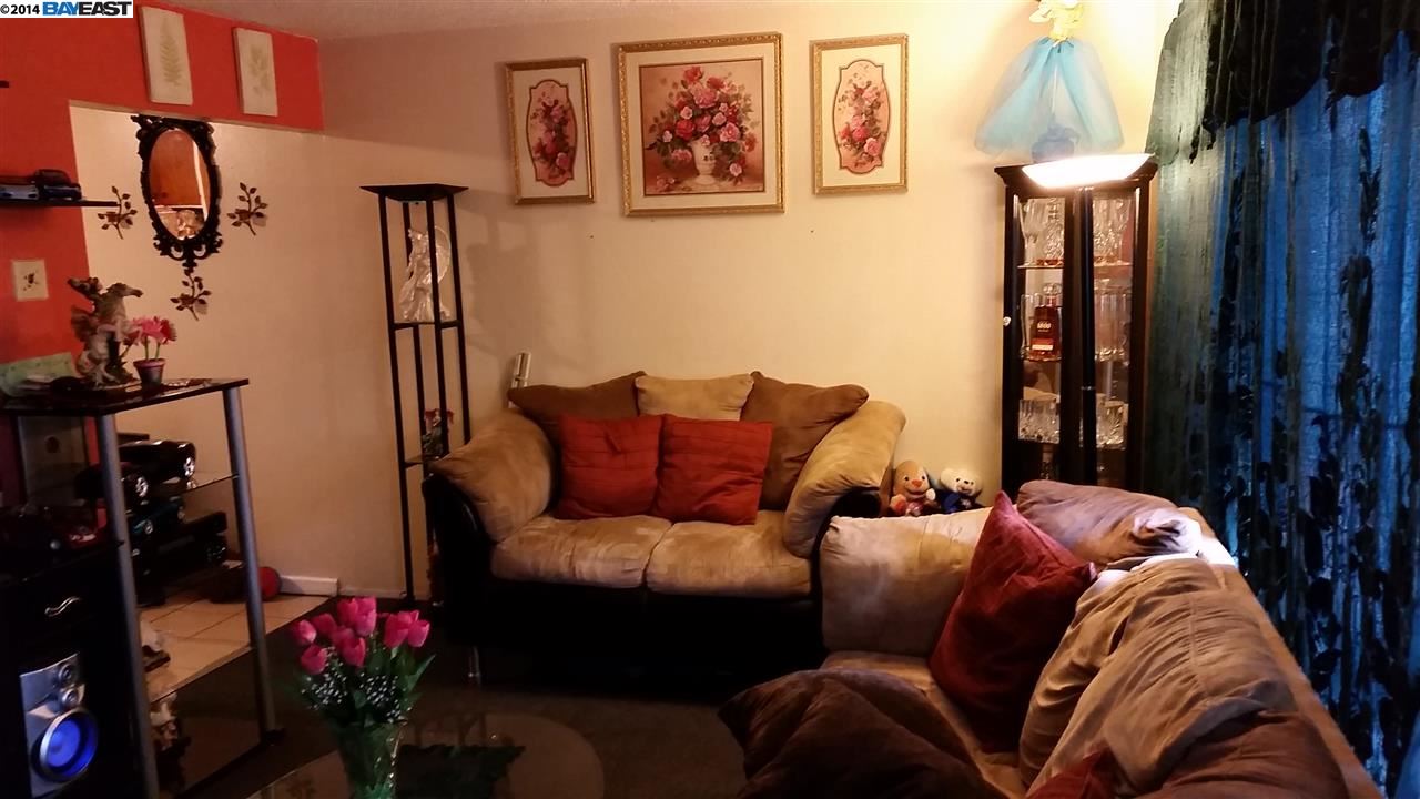 9838 Holly St, OAKLAND, California 94603, ,Comm Ri Multi-units 5+,For Sale,Holly St,40661014