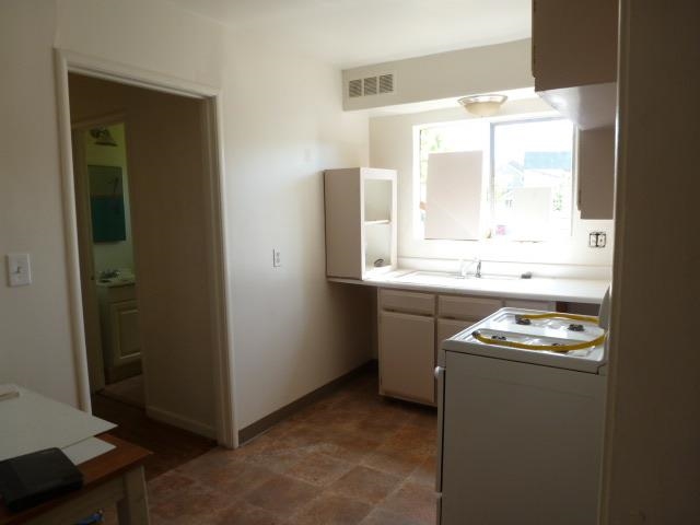 9517 E ST, OAKLAND, California 94603-1353, ,Comm Ri Multi-units 5+,For Sale,E ST,40661136