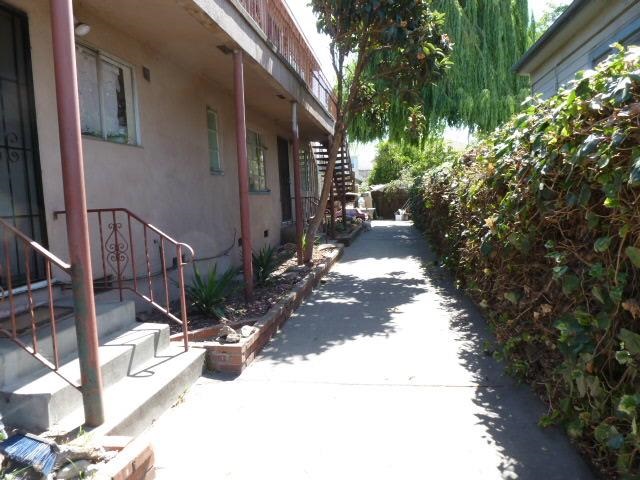 9517 E ST, OAKLAND, California 94603-1353, ,Comm Ri Multi-units 5+,For Sale,E ST,40661136
