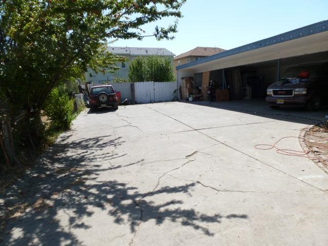 9517 E ST, OAKLAND, California 94603-1353, ,Comm Ri Multi-units 5+,For Sale,E ST,40661136