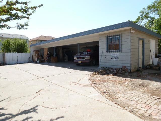 9517 E ST, OAKLAND, California 94603-1353, ,Comm Ri Multi-units 5+,For Sale,E ST,40661136