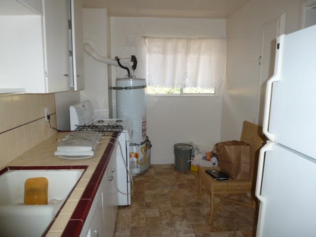 9517 E ST, OAKLAND, California 94603-1353, ,Comm Ri Multi-units 5+,For Sale,E ST,40661136