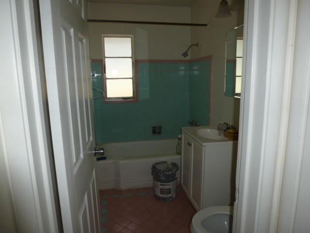 9517 E ST, OAKLAND, California 94603-1353, ,Comm Ri Multi-units 5+,For Sale,E ST,40661136