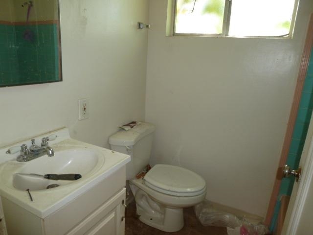 9517 E ST, OAKLAND, California 94603-1353, ,Comm Ri Multi-units 5+,For Sale,E ST,40661136