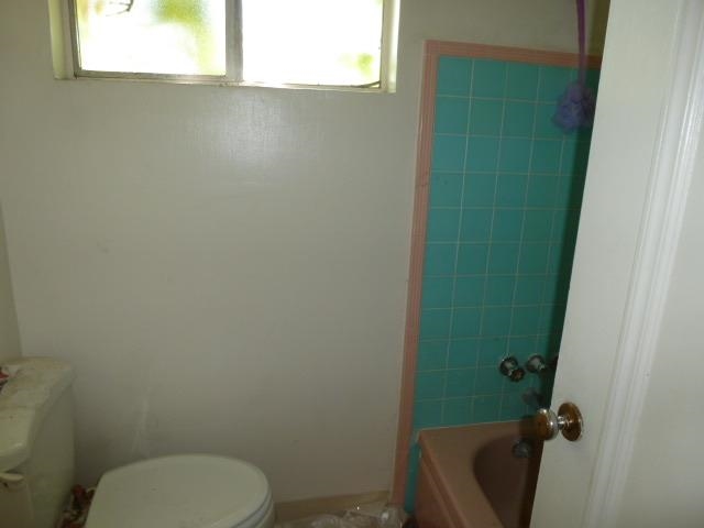 9517 E ST, OAKLAND, California 94603-1353, ,Comm Ri Multi-units 5+,For Sale,E ST,40661136