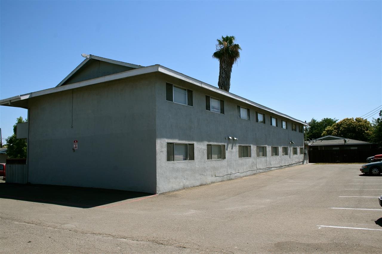 1338 12th, TRACY, California 95376, ,Comm Ri Multi-units 5+,For Sale,12th,40662982